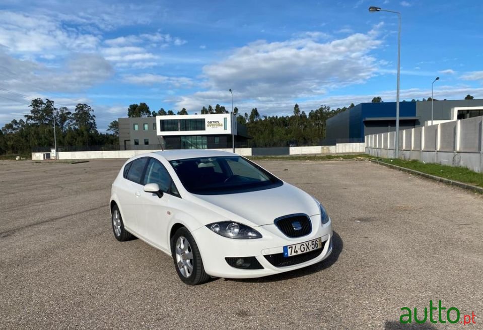 2008' SEAT Leon photo #2