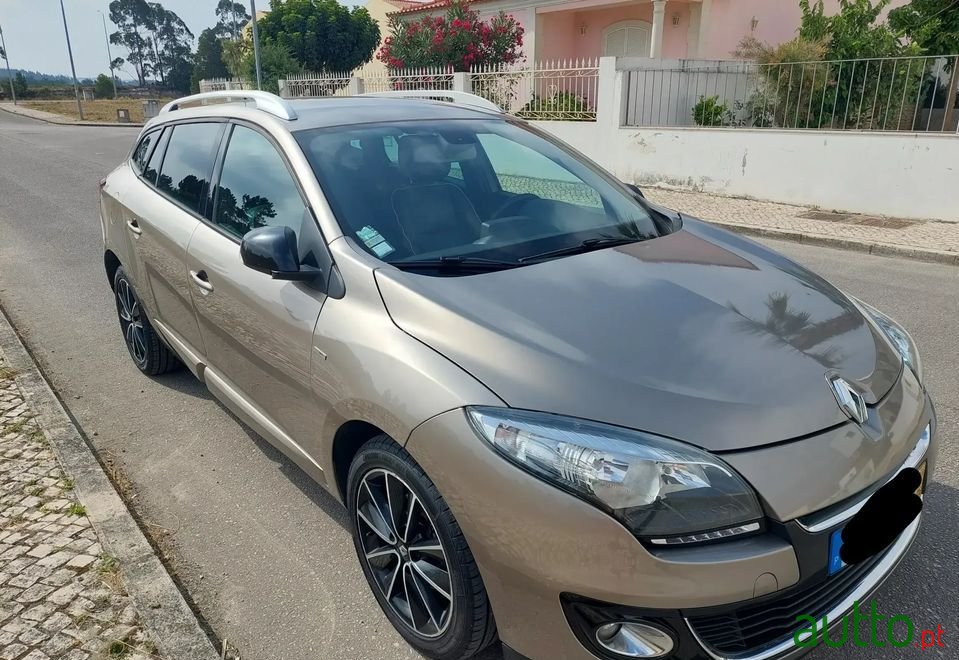 2013' Renault Megane Sport Tourer photo #1