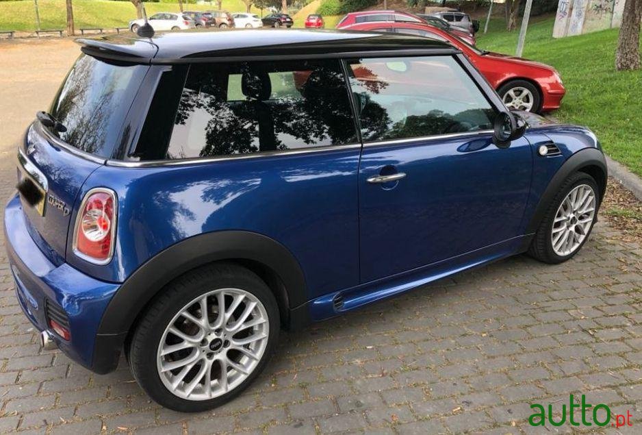 2013' MINI Cooper D photo #2