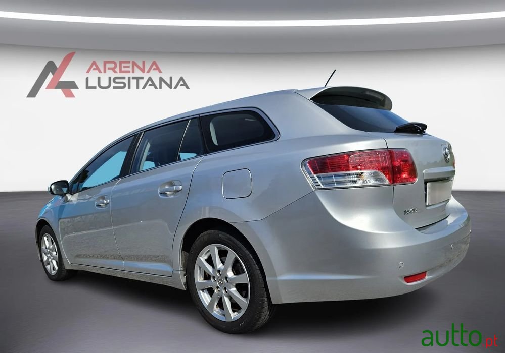 2011' Toyota Avensis Sw photo #6