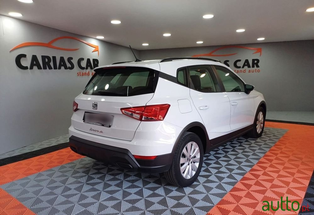 2022' SEAT Arona 1.0 Tsi Style photo #5