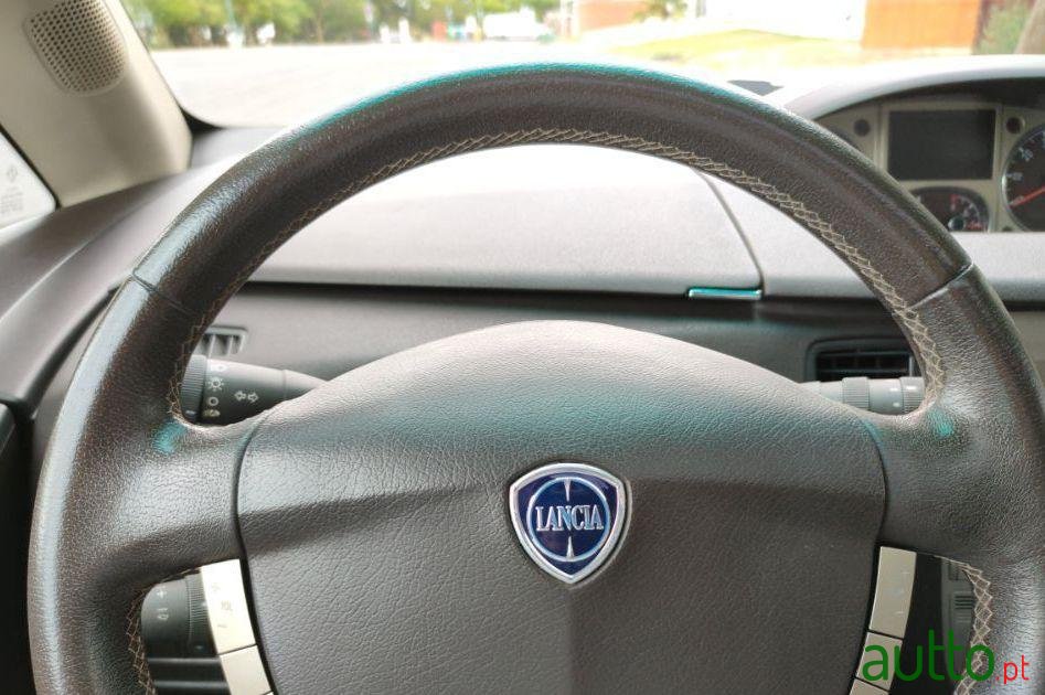 2008' Lancia Musa photo #2