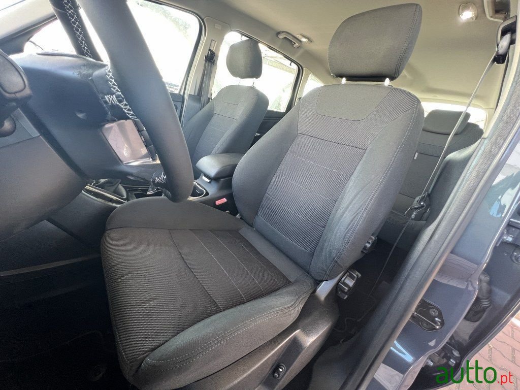 2011' Ford S-Max photo #3