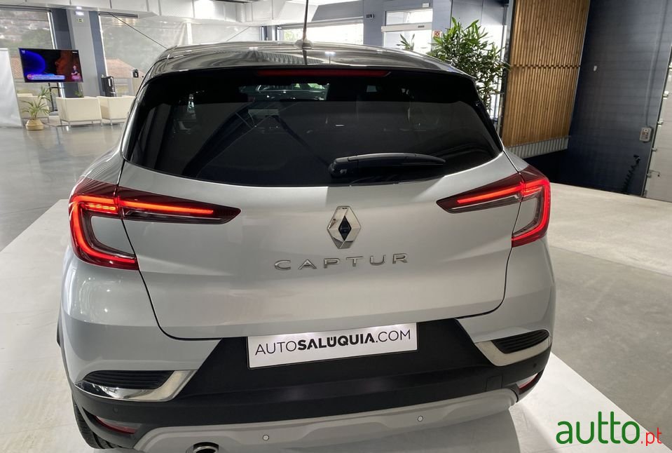 2020' Renault Captur photo #3