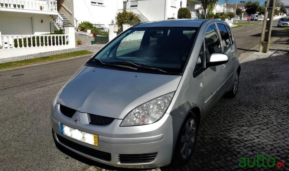 2007' Mitsubishi Colt photo #1