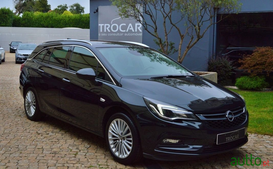 2016' Opel Astra Sports Tourer photo #1