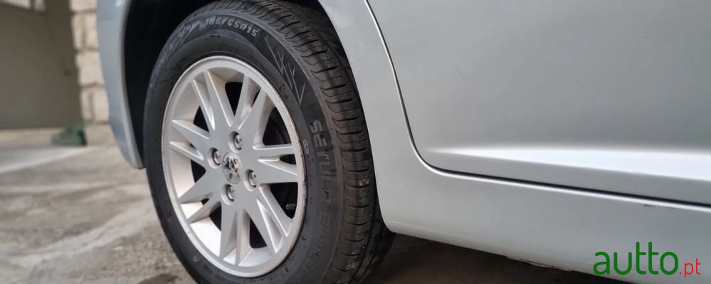 2010' Peugeot 207 1.4 16V Sport photo #5