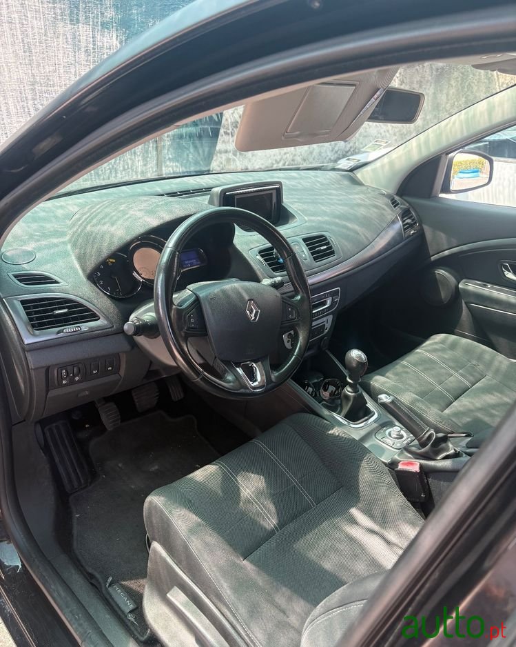 2015' Renault Megane photo #3
