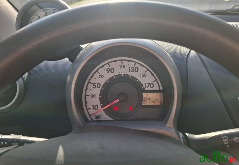 2010' Peugeot 107 1.0 Trendy photo #4