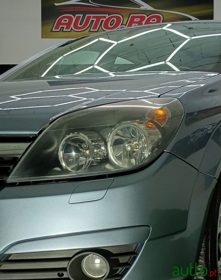 2004' Opel Astra photo #4