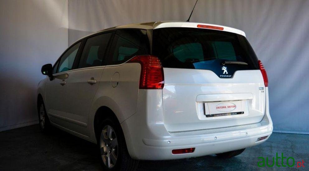 2015' Peugeot 5008 photo #2