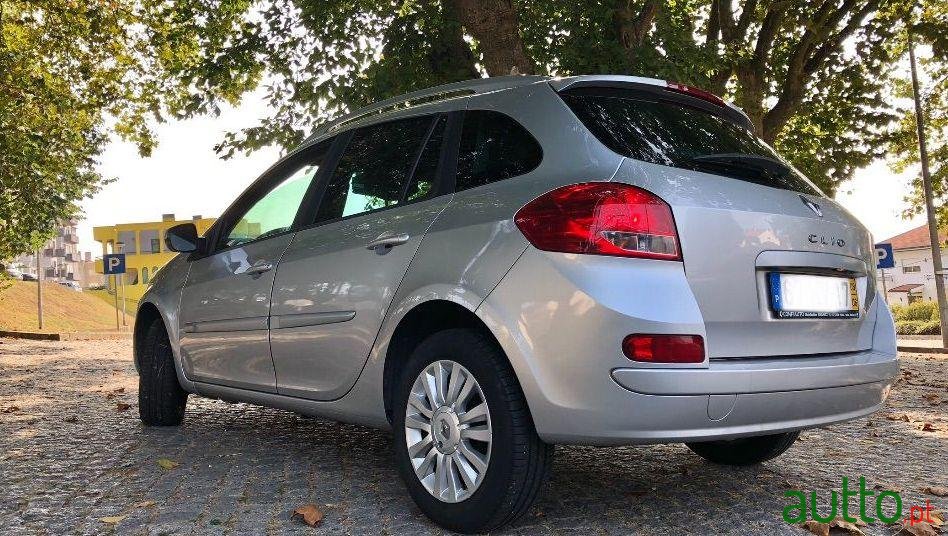 2009' Renault Clio Break photo #2