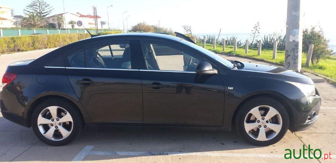 2010' Chevrolet Cruze Lt photo #4