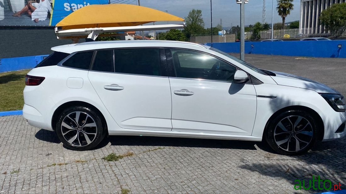 2019' Renault Megane Sport Tourer photo #6