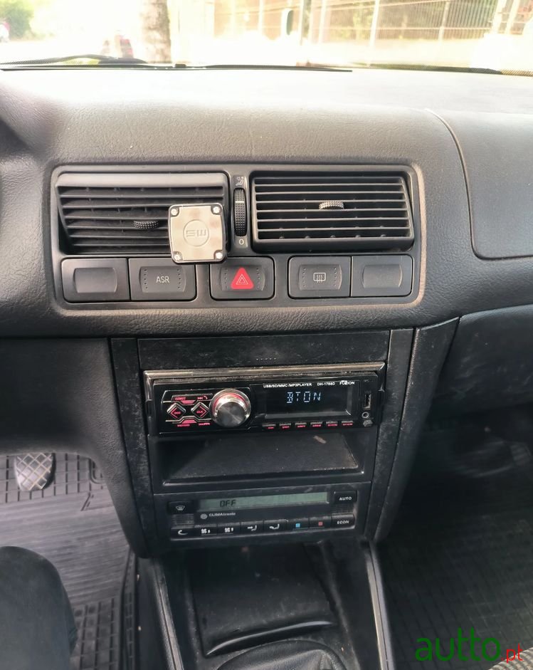 2001' Volkswagen Golf Variant photo #5