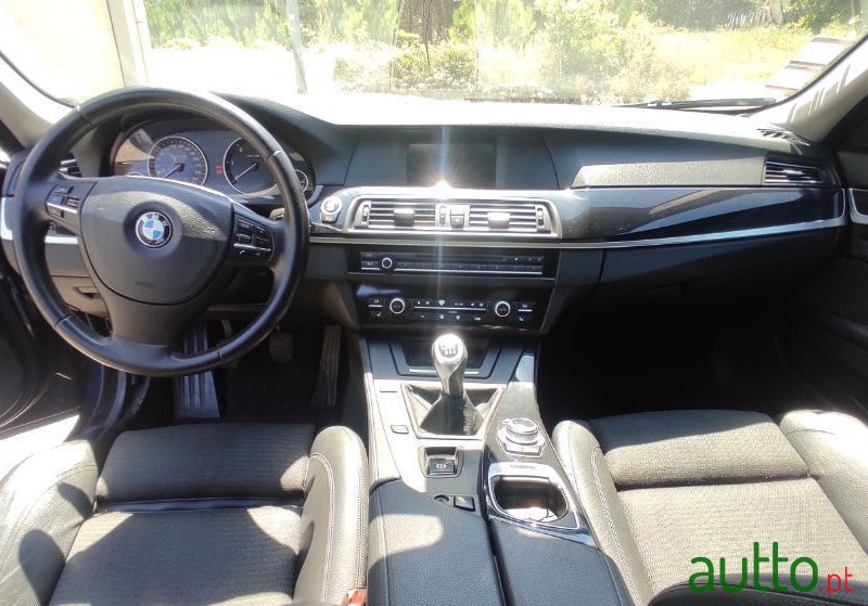2010' BMW 520 photo #5