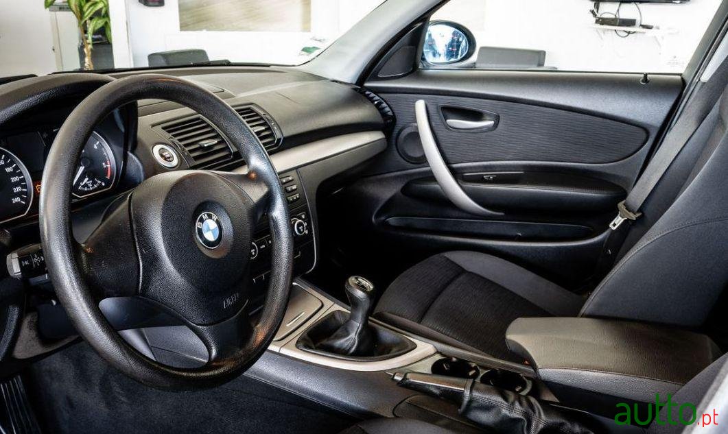2008' BMW 118 D 143Cv photo #1