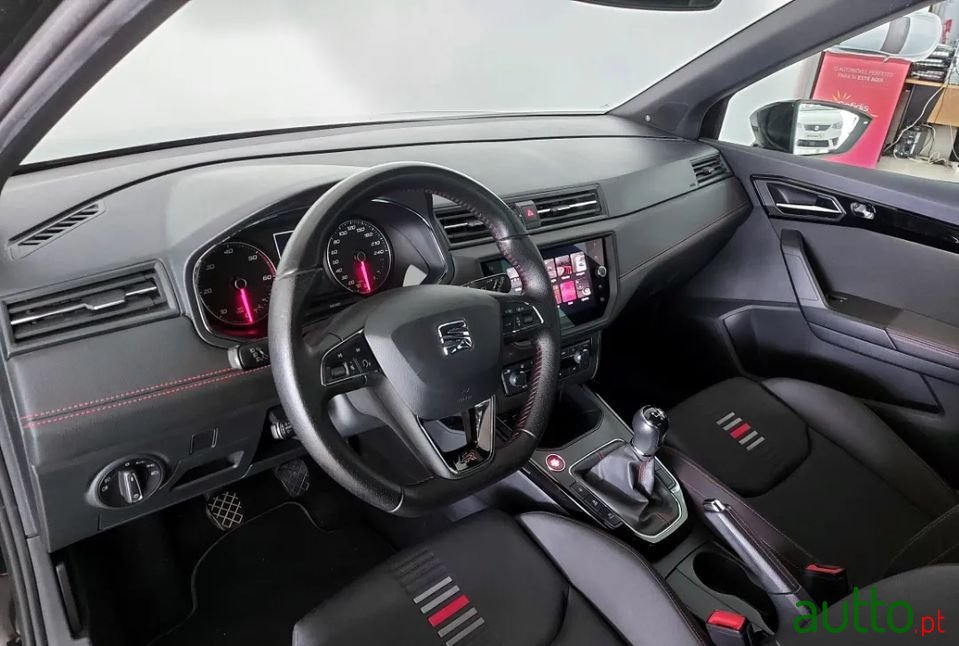 2018' SEAT Arona photo #3