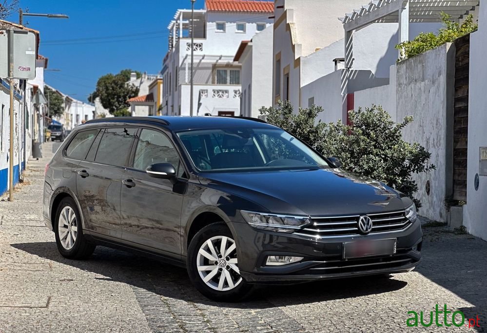2019' Volkswagen Passat photo #1