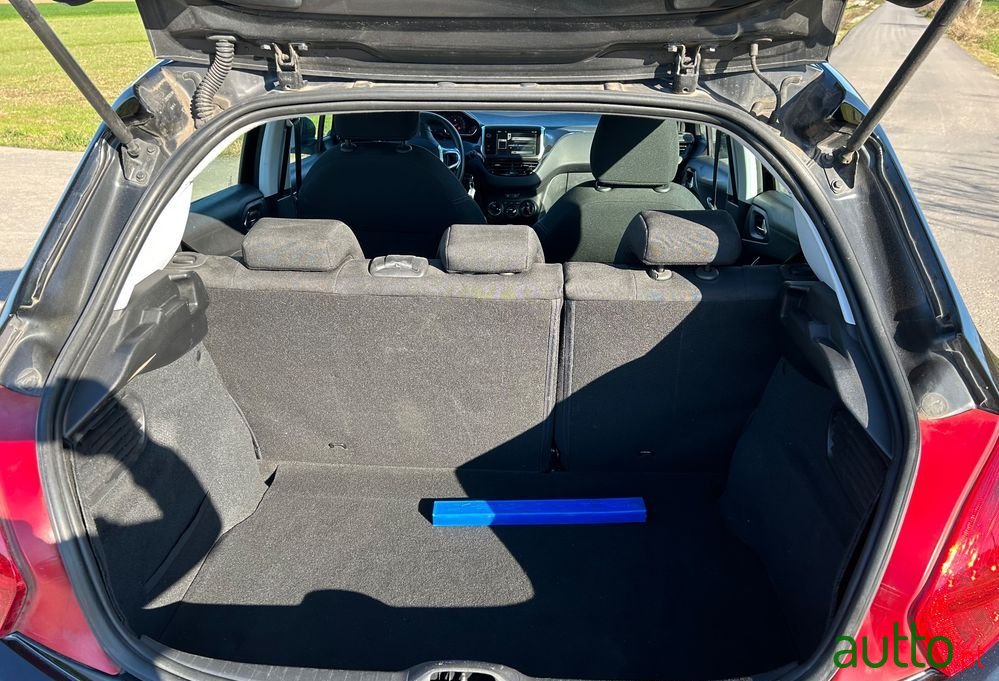 2014' Peugeot 208 1.2 Puretech Active photo #6