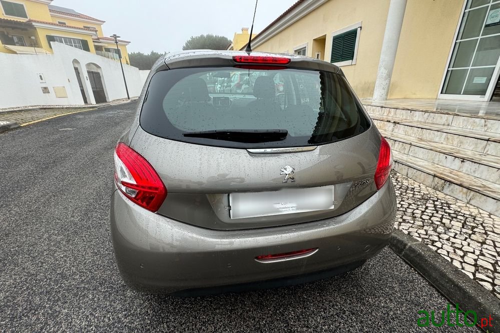 2014' Peugeot 208 photo #5