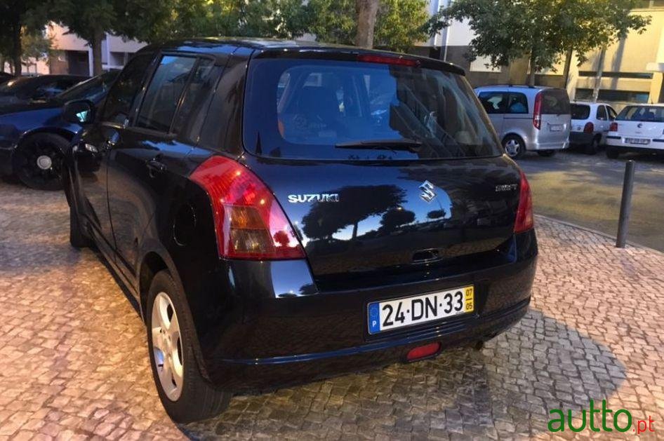 2007' Suzuki Swift 1.3 photo #3