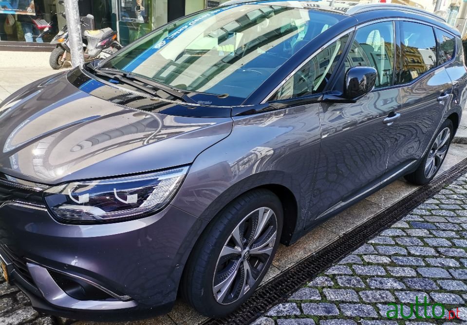 2017' Renault Scenic photo #1