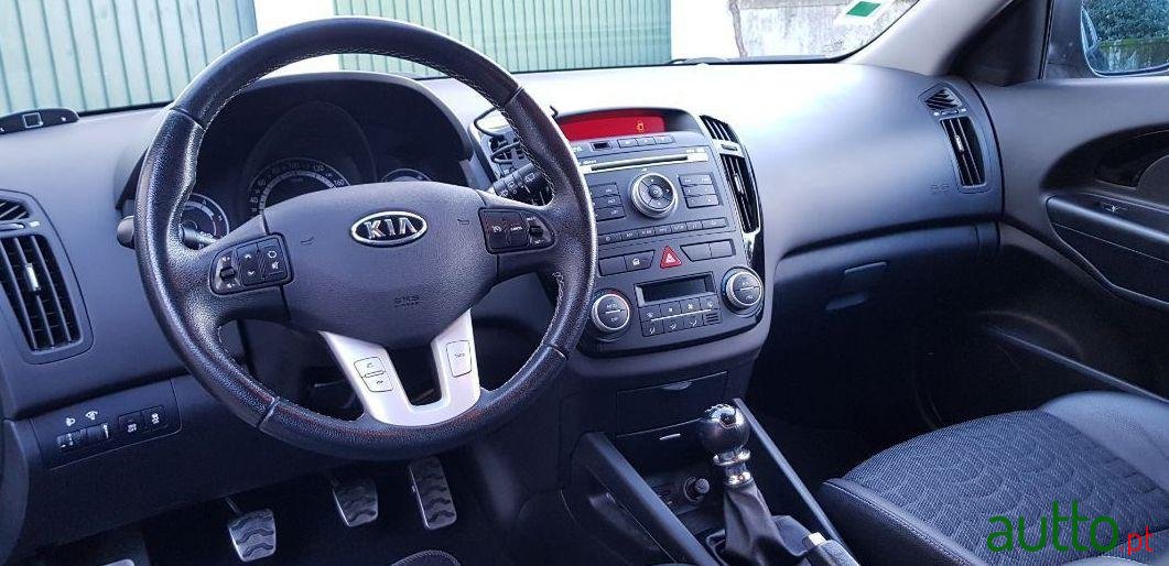 2010' Kia Ceed Sw photo #4