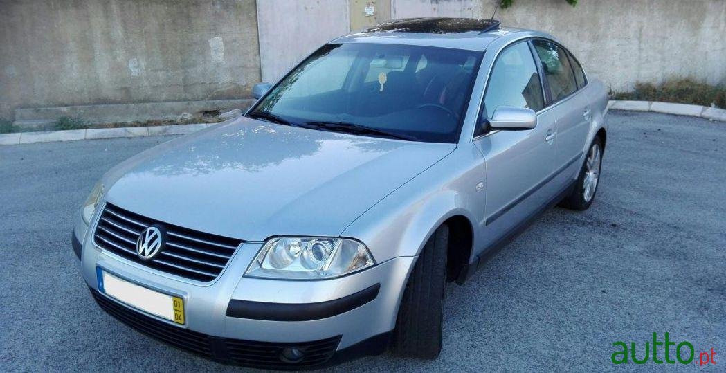 2001' Volkswagen Passat photo #1