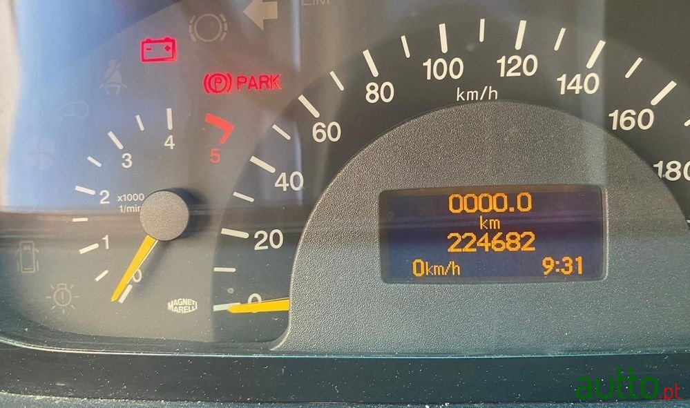 2005' Mercedes-Benz Viano photo #1