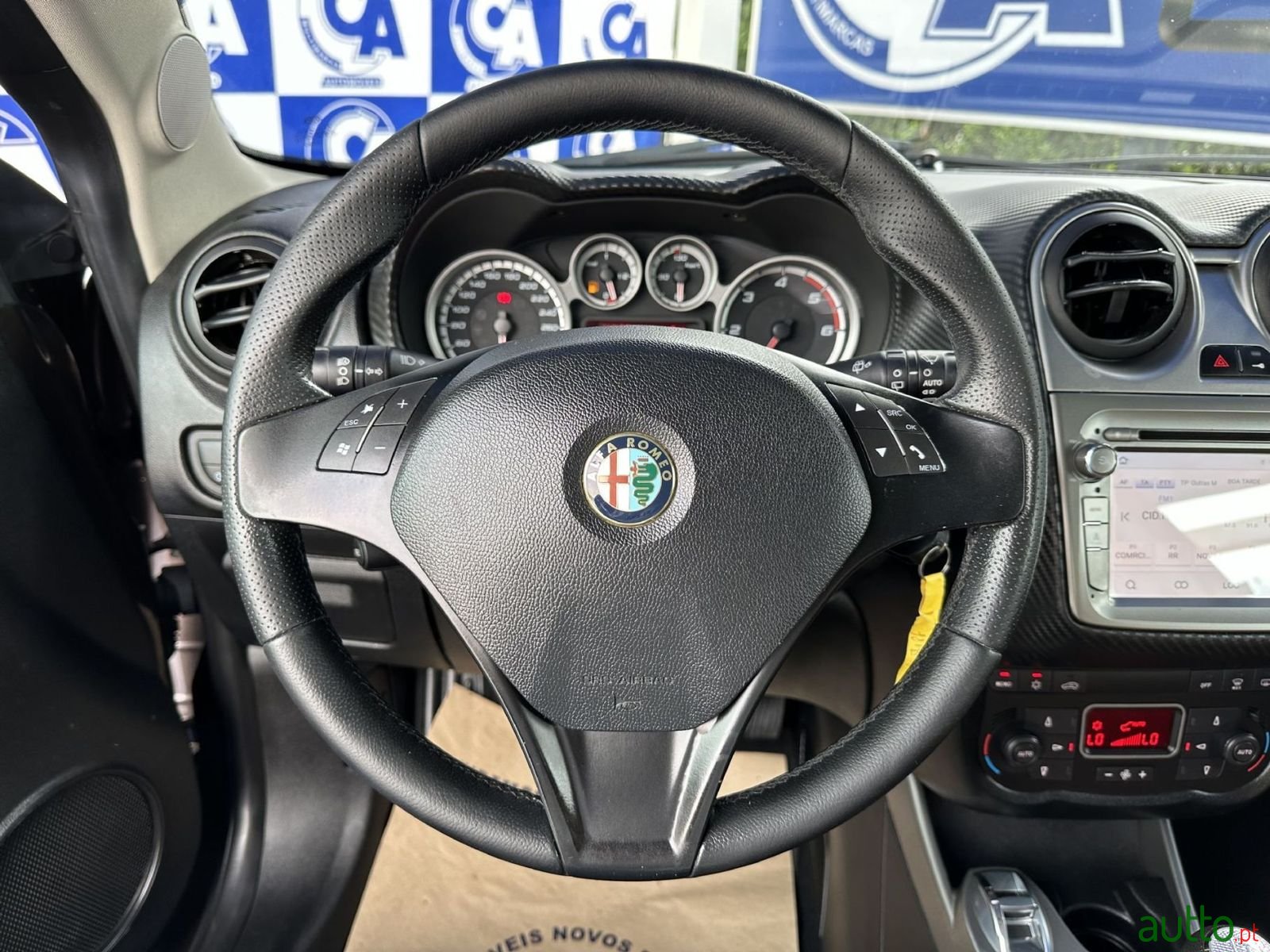 2011' Alfa Romeo MiTo photo #6