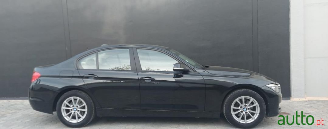 2015' BMW 318 photo #2