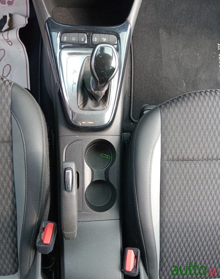 2020' Opel Crossland X photo #2