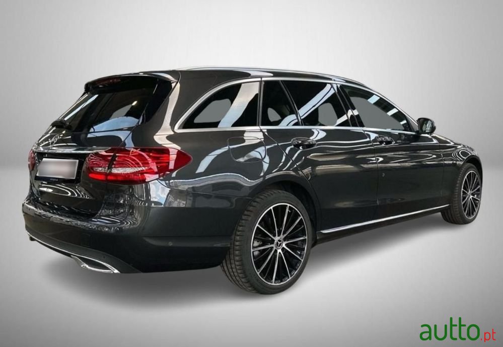 2020' Mercedes-Benz Classe C photo #2