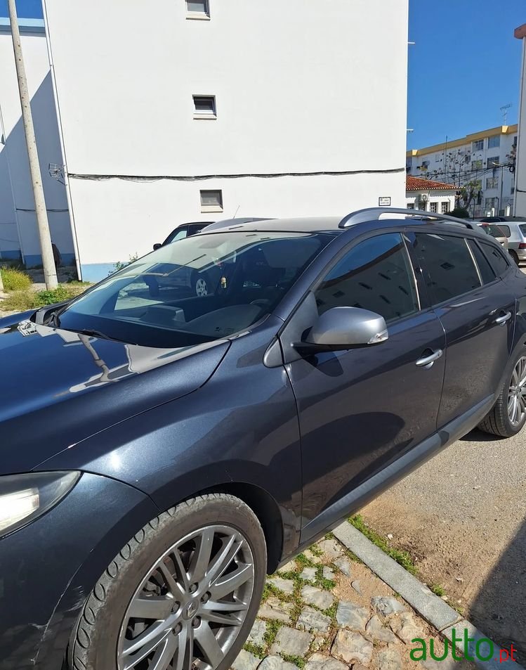 2010' Renault Mégane Sport Tourer photo #2