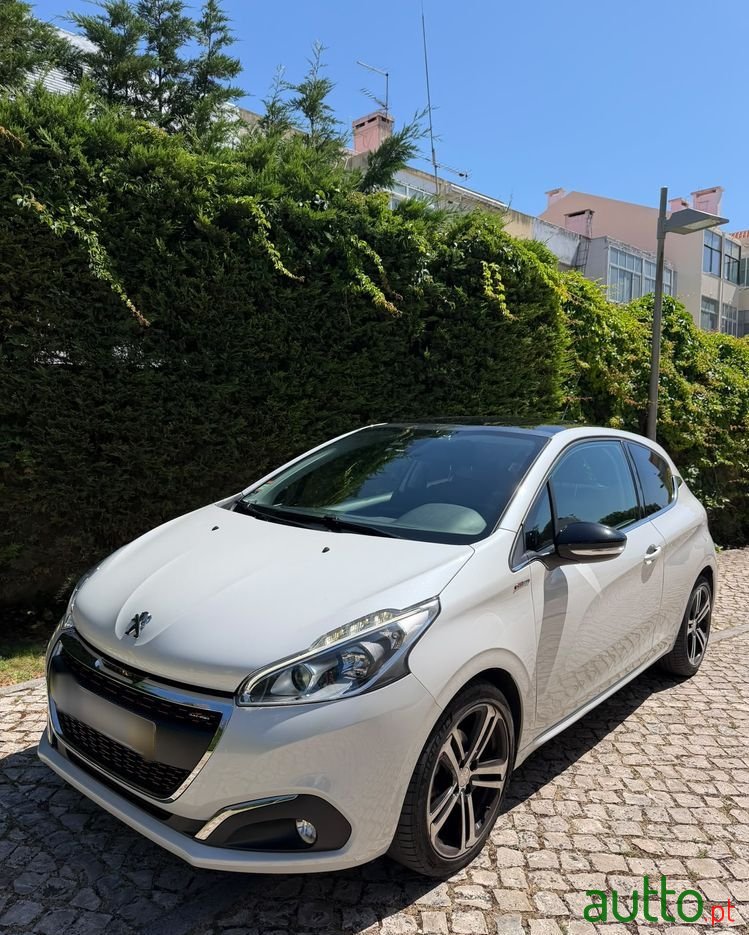 2015' Peugeot 208 photo #1
