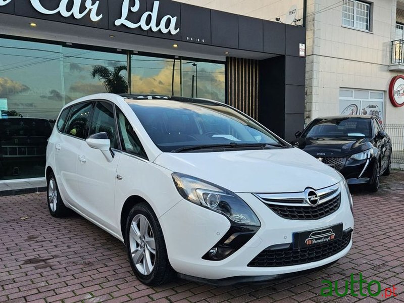 2015' Opel Zafira photo #6