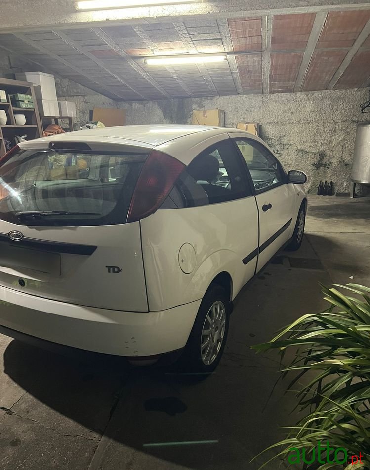 2001' Ford Focus 1.8 Tddi Trend photo #2