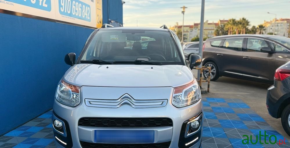 2016' Citroen C3 Picasso photo #6