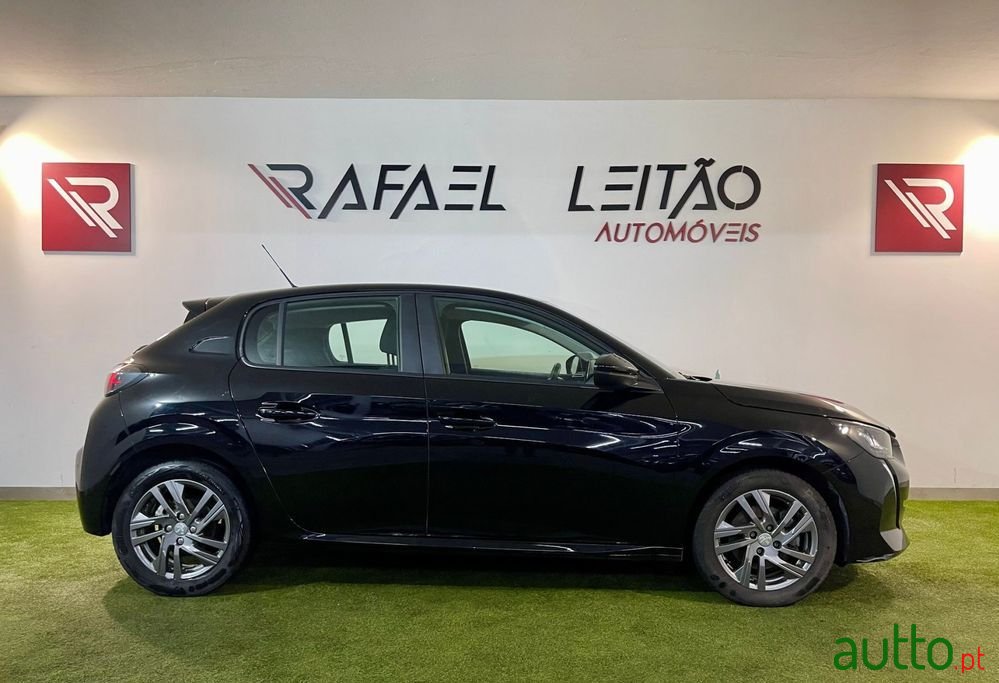 2022' Peugeot 208 photo #5