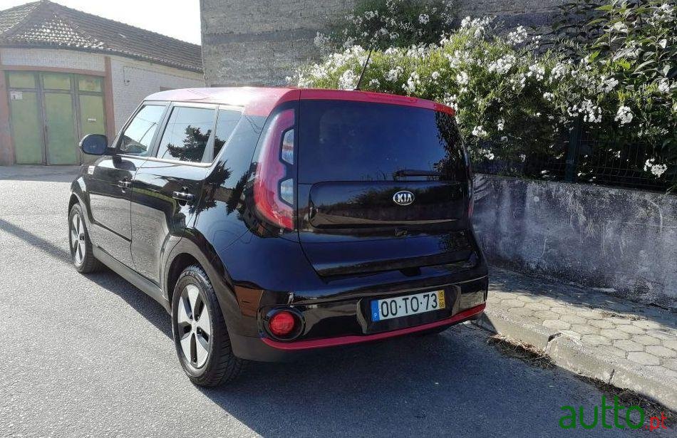 2015' Kia Soul Ev photo #3