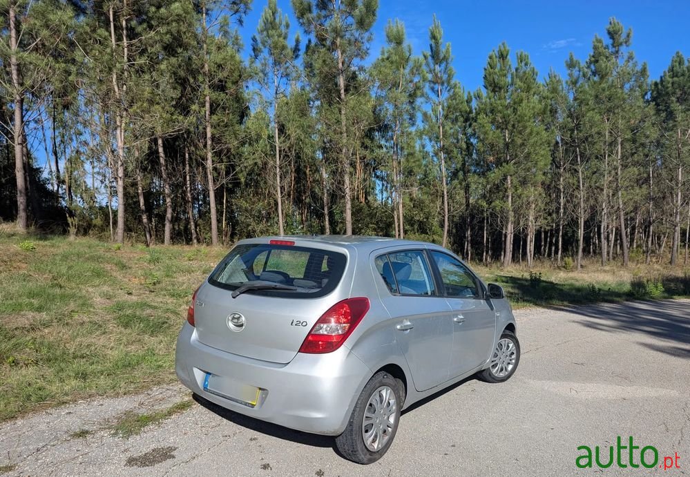 2009' Hyundai i20 photo #3