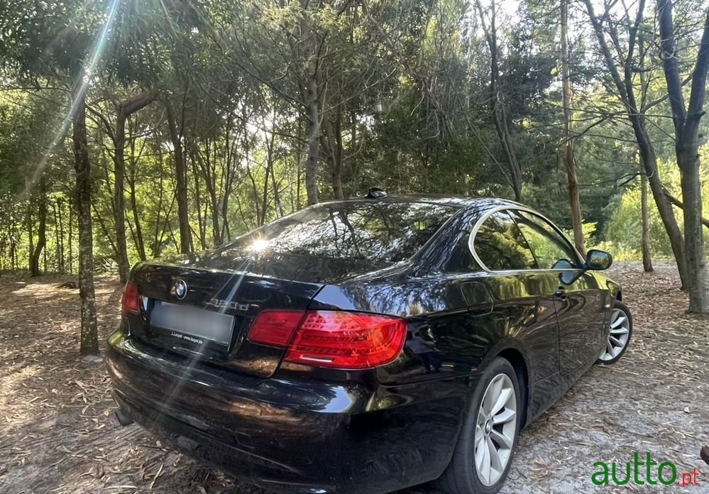 2012' BMW 320 photo #3