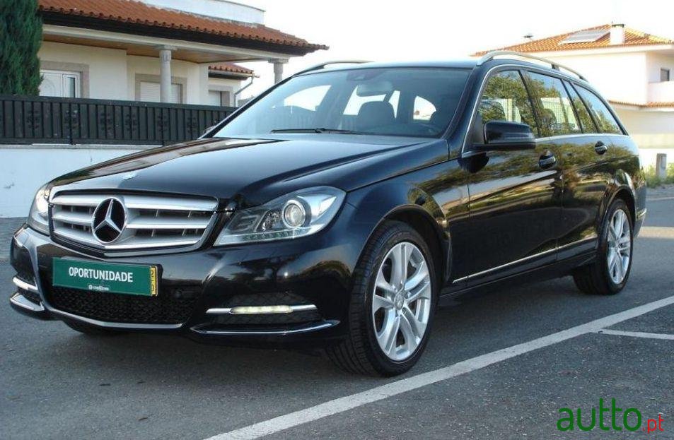 2012' Mercedes-Benz C-220 photo #1