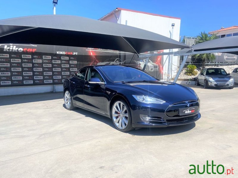 2015' Tesla Model S P85D photo #1
