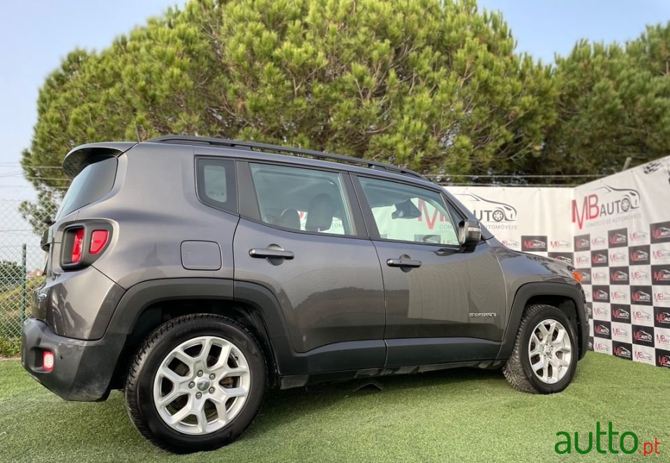 2018' Jeep Renegade photo #6