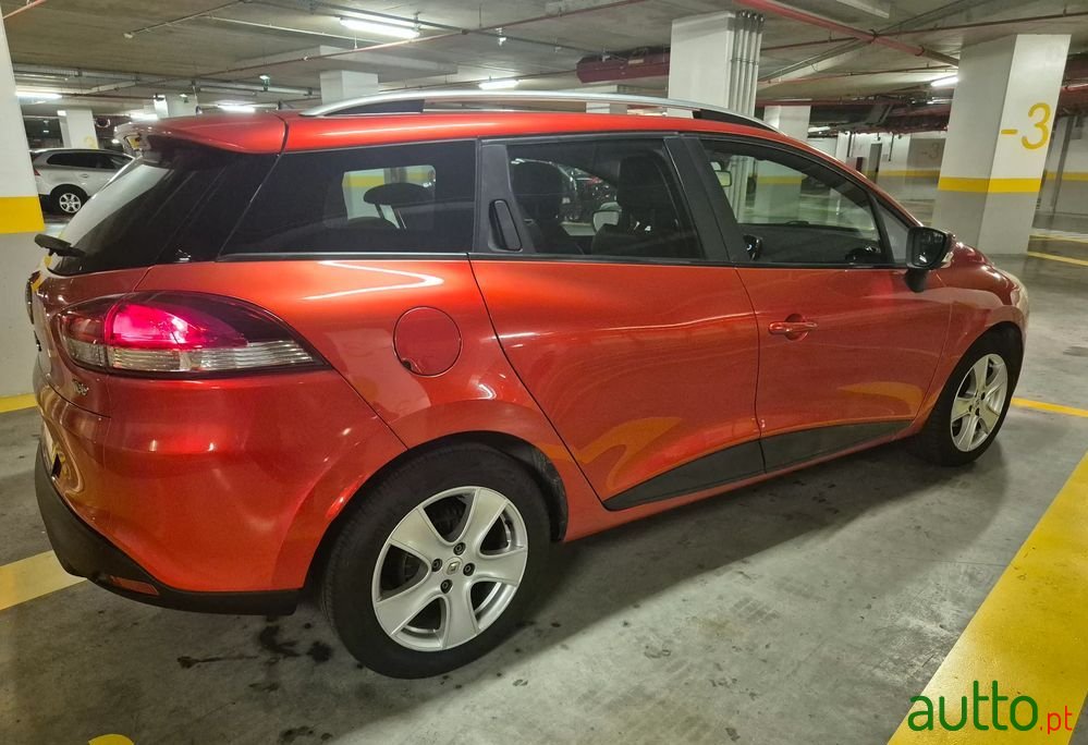 2013' Renault Clio Sport Tourer photo #2