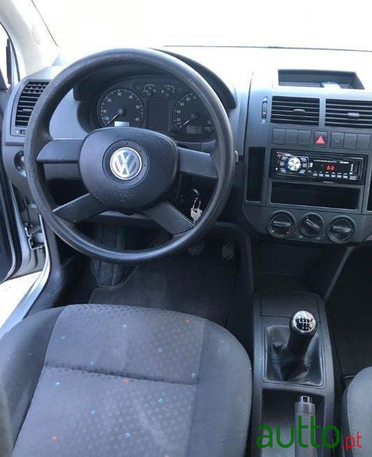 2003' Volkswagen Polo photo #4