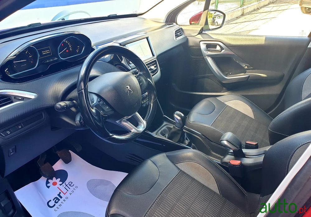 2018' Peugeot 2008 photo #4
