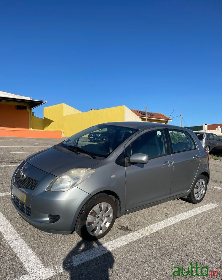 2007' Toyota Yaris photo #2